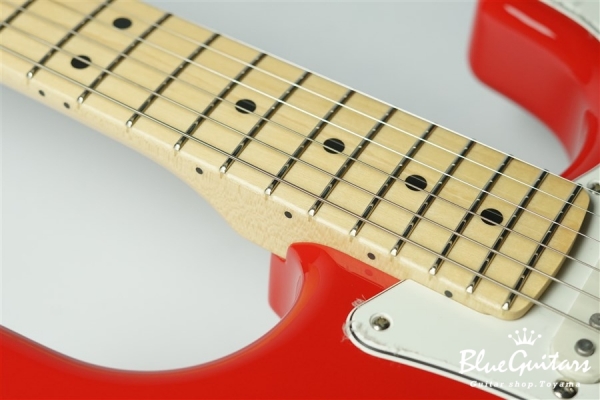 Made in Japan Hybrid II Stratocaster - Modena Red